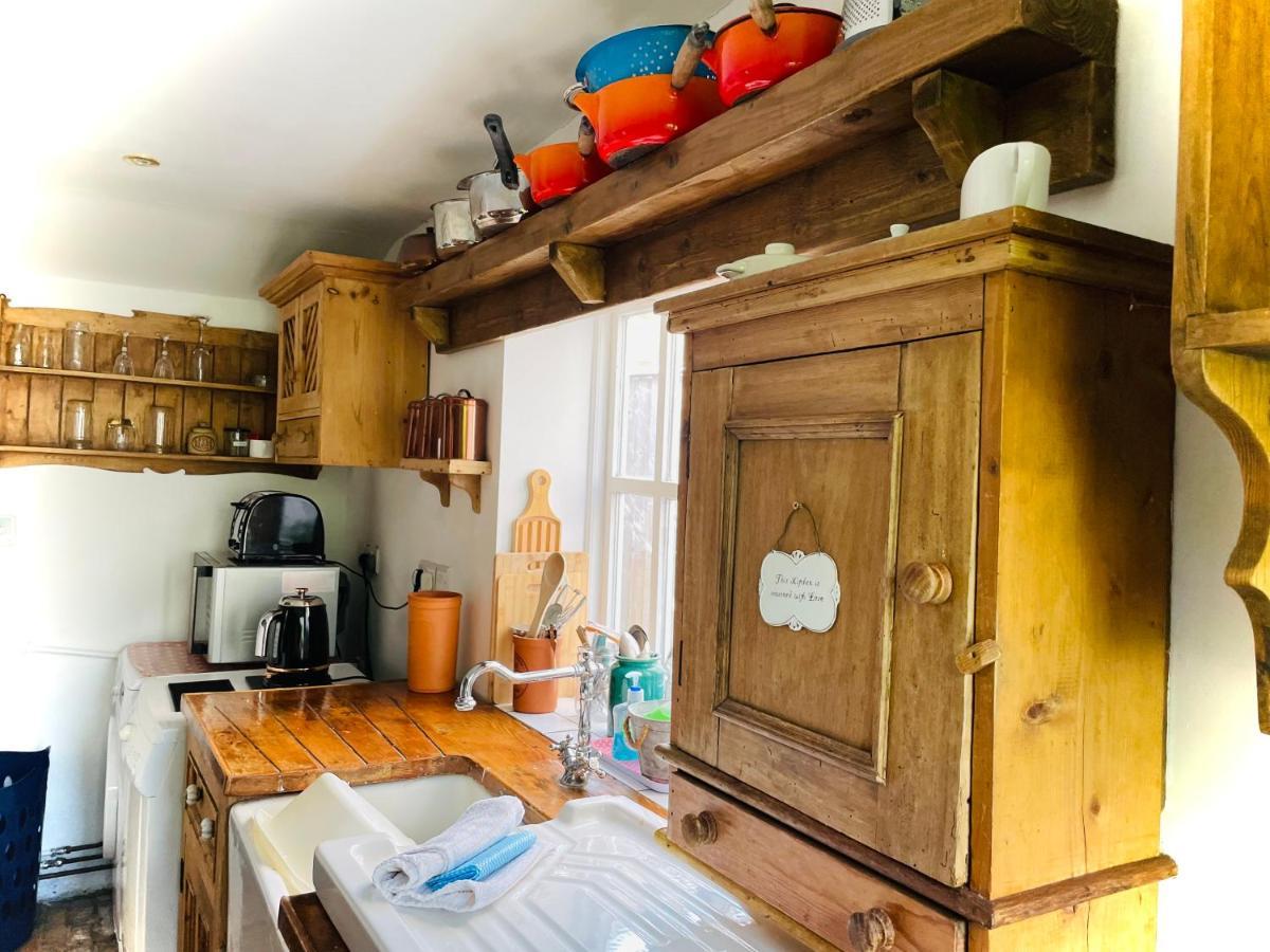 The Beehive, Ground Floor Apartment In Norfolk, No Shared Amenities Downham Market Exterior photo