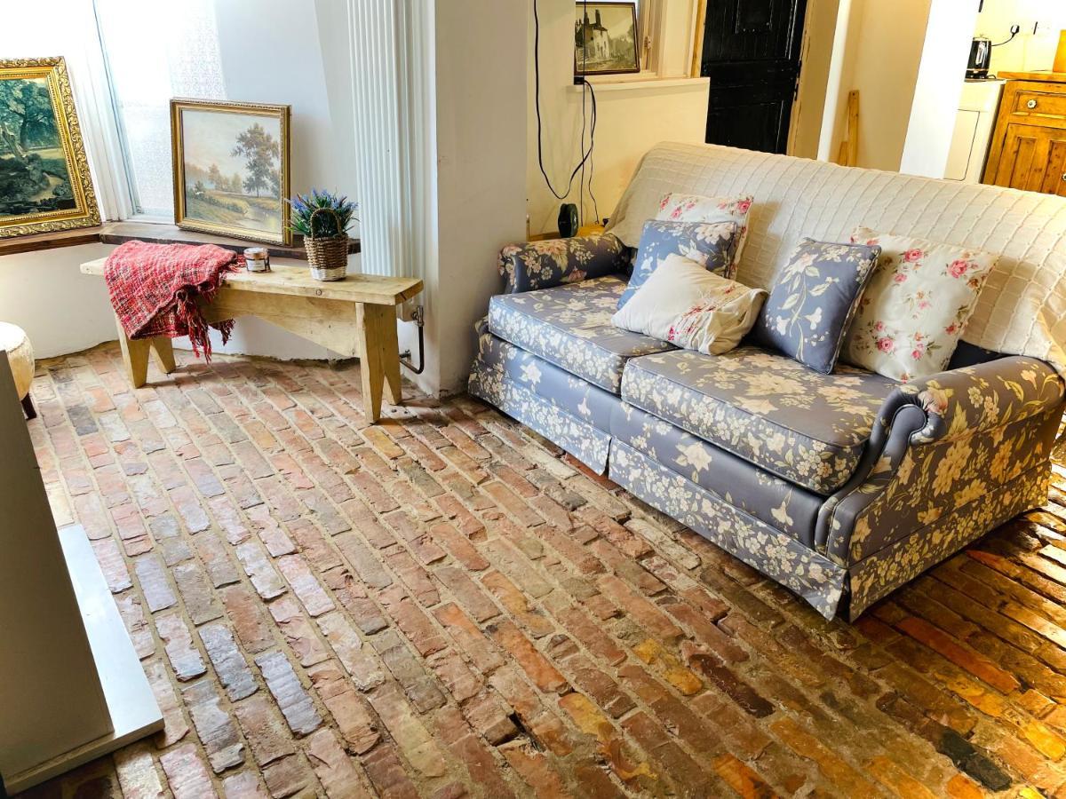 The Beehive, Ground Floor Apartment In Norfolk, No Shared Amenities Downham Market Exterior photo